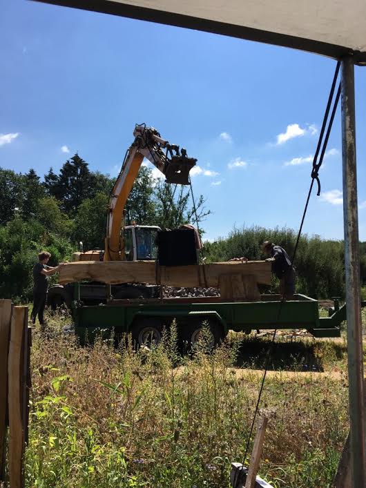 Beeld 2 Klaas Kamphuis tillen